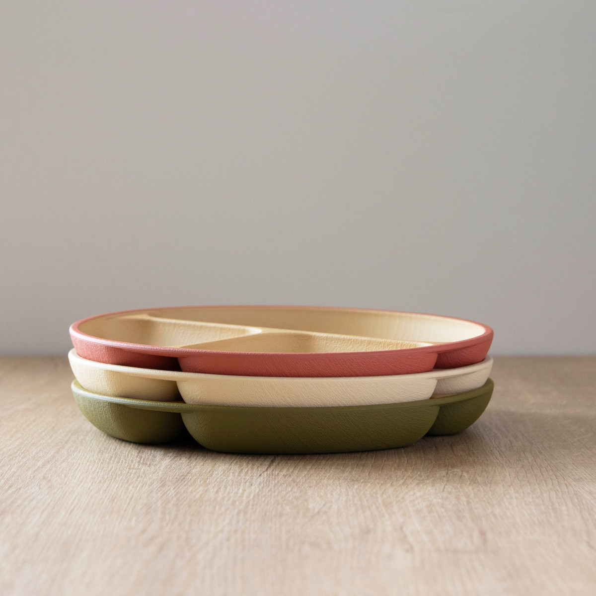 ランチプレート earth color 抗菌 S ( 電子レンジ対応 食洗機対応 BPAフリー 日本製 皿 お皿 プレート 子供 子ども キッズ おしゃれ かわいい 仕切皿 ランチ皿 お子様ランチ 3つ仕切り ワンプレート 木目調 抗菌加工 ) 【グレー】 グレー