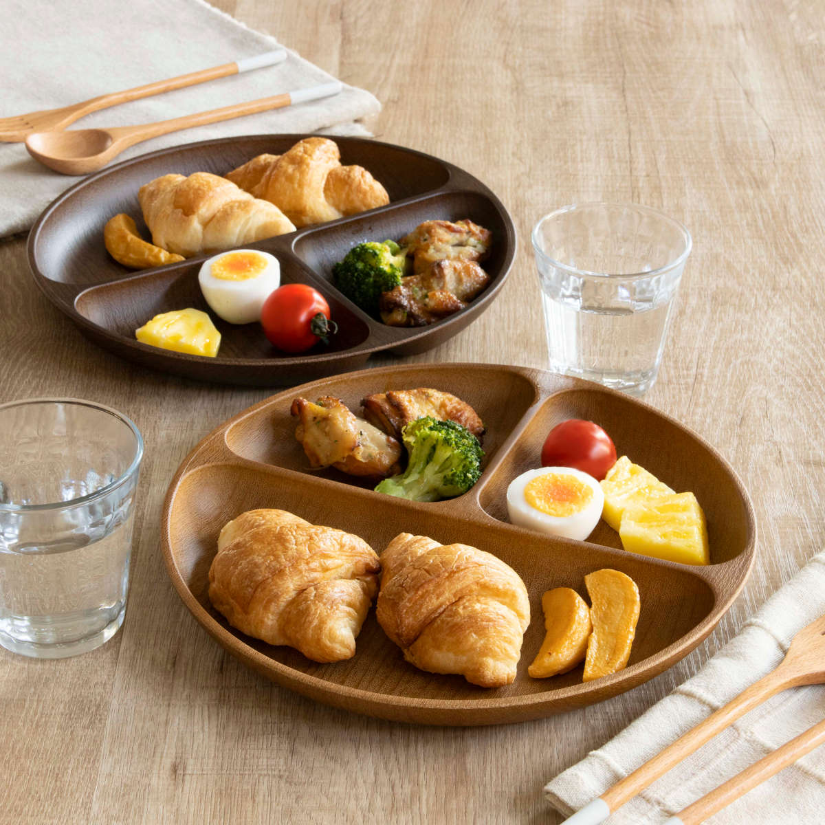 ランチプレート Woody ( 電子レンジ対応 食洗機対応 日本製 BPAフリー 木目調 お皿 皿 ランチ皿 仕切り皿 おしゃれ かわいい シンプル 軽い 割れにくい 子ども 介護 丸 ラウンド 3つ仕切り ) 【オーバルブラウン】 オーバルブラウン