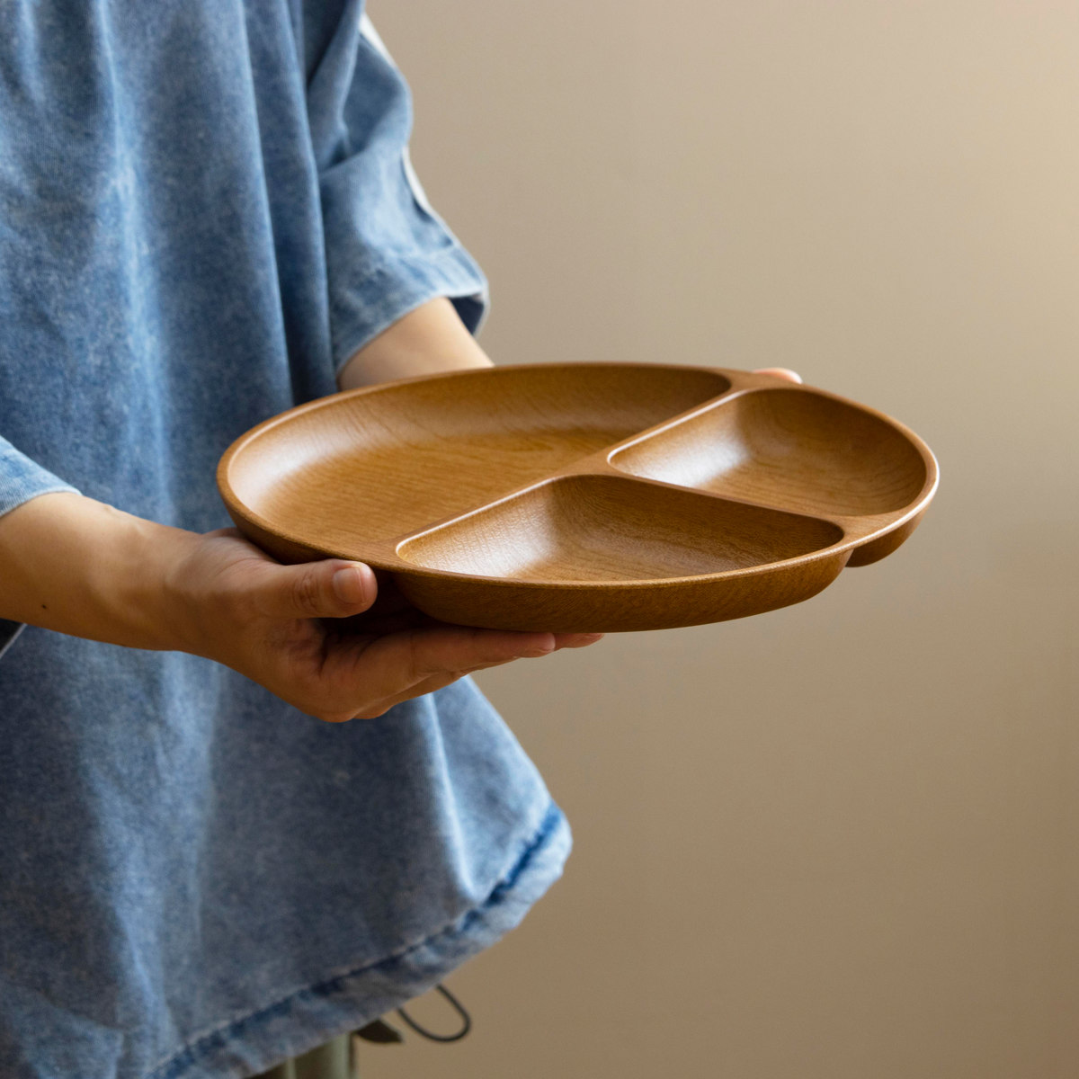 ランチプレート Woody ( 電子レンジ対応 食洗機対応 日本製 BPAフリー 木目調 お皿 皿 ランチ皿 仕切り皿 おしゃれ かわいい シンプル 軽い 割れにくい 子ども 介護 丸 ラウンド 3つ仕切り ) 【オーバルブラウン】 オーバルブラウン