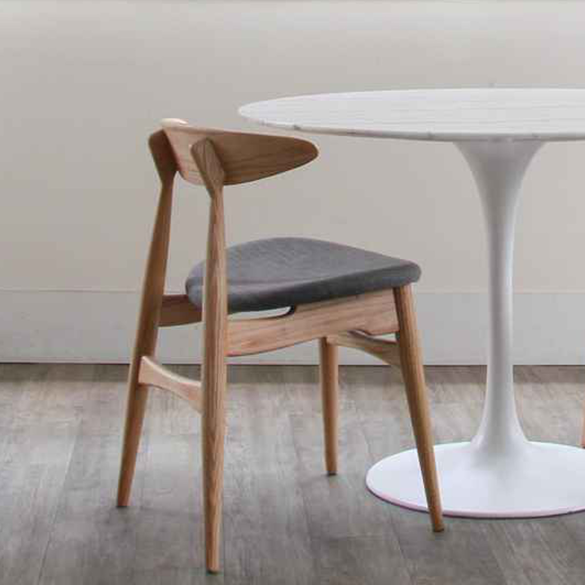 ダイニングチェア 座面高47cm レッドオーク 1542 ( チェア ダイニング イス 椅子 食卓椅子 完成品 木製 天然木 肘なし 背もたれ アーチ形状 ファブリック チェアー いす 食卓 リビング 木製椅子 リビングチェア ) 【ベージュ】 ベージュ