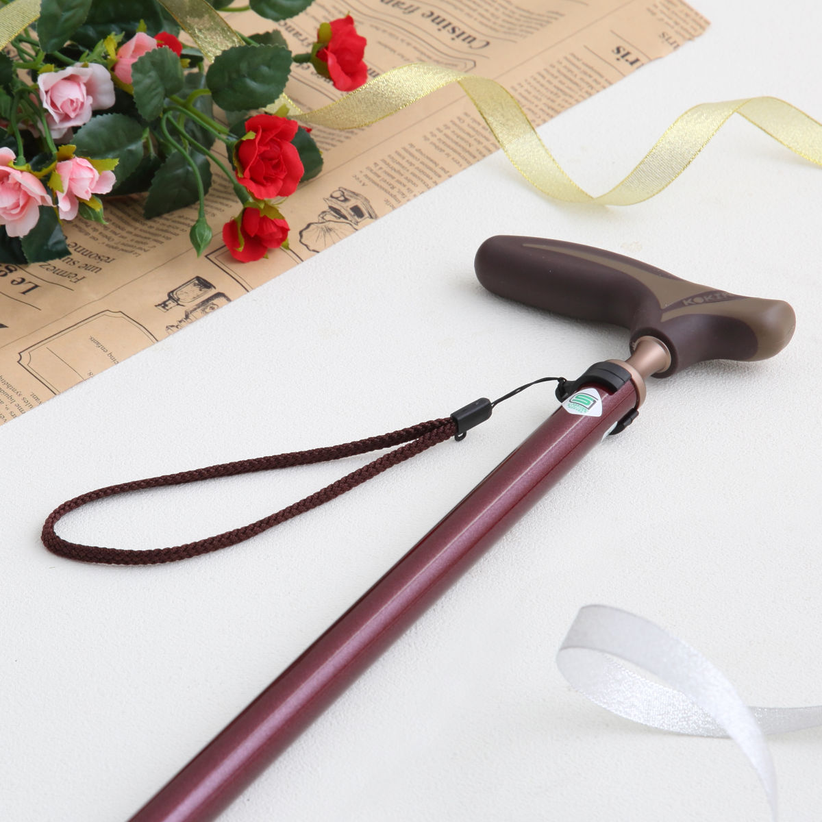 杖 伸縮タイプ 愛杖 抗菌グリップ アルミ 無地 ( つえ ツエ 伸縮杖 一点杖 伸縮 長さ調節 軽量 介護 歩行補助 高齢者 おしゃれ 介護用品 SGマーク 10段階調節 歩行 補助 リハビリ 衝撃吸収 転倒防止 ストラップ付き ) 【レッド】 レッド