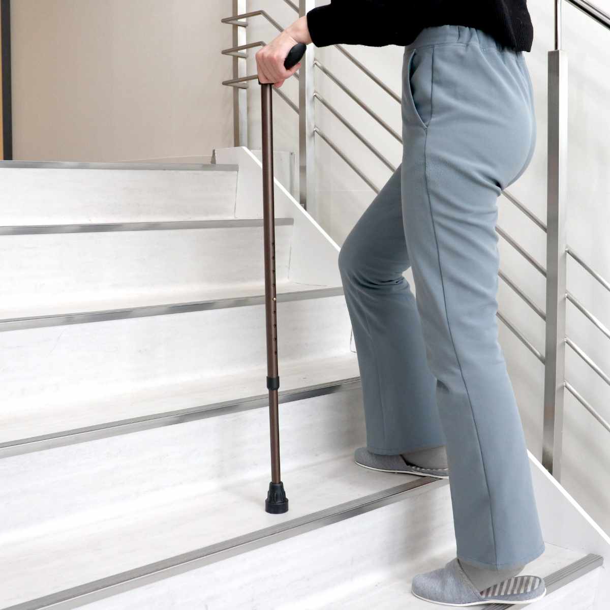 杖 伸縮 オッセンベルグ OSSシリーズ スリムネック ( つえ ステッキ 伸縮杖 一点杖 長さ調節 軽量 介護 歩行補助 高齢者 おしゃれ 介護用品 9段階調節 スリム 持ち運び コンパクト 歩行 補助 リハビリ ) 【ブラウン】 ブラウン