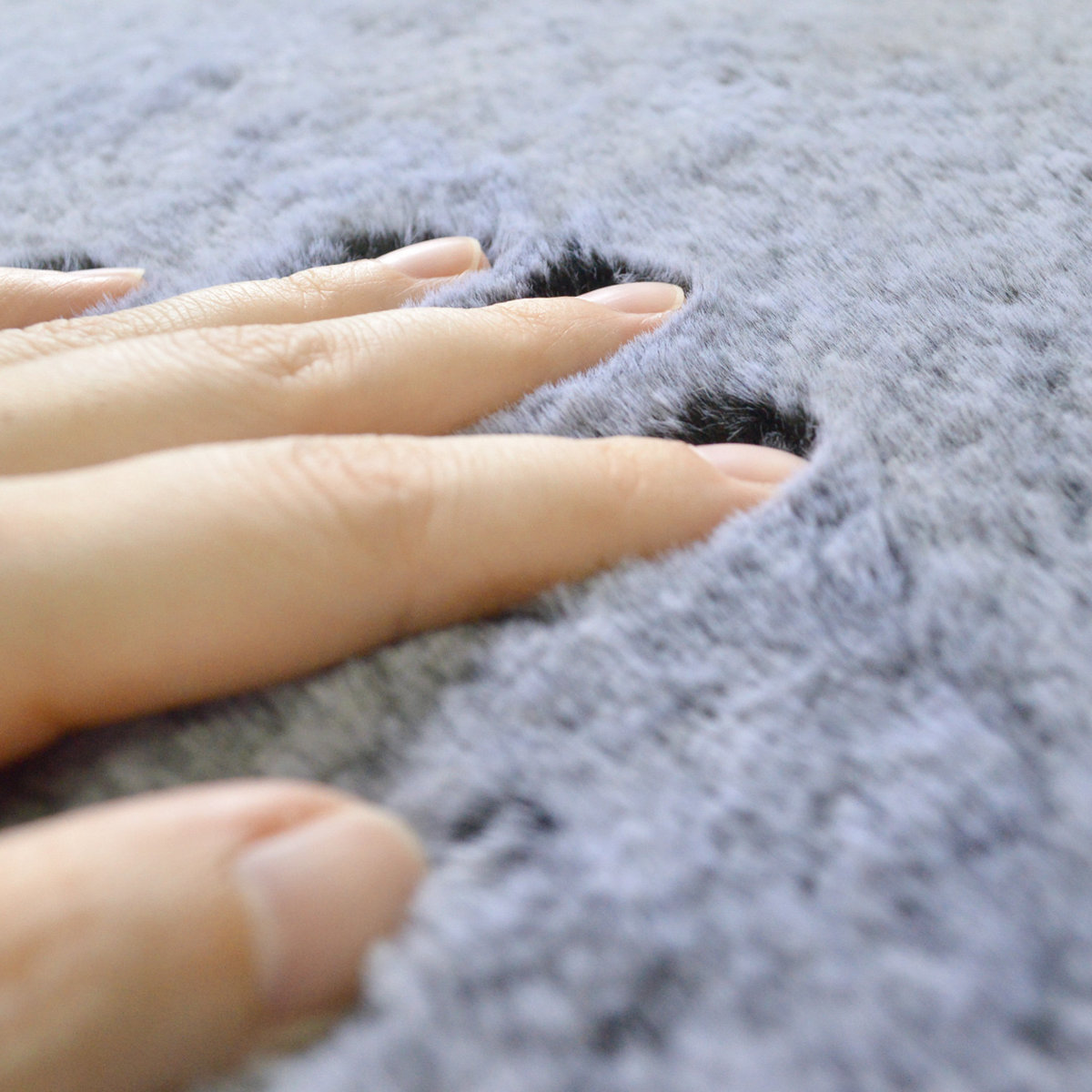 フロアマット リッシュ アクセントラグ S ( ラグ 玄関マット インテリア フェイクファー ふわふわ アニマル 敷き物 マット ロングファー かわいい 高級感 癒し もこもこ 毛並み ロング 幅90cm ) 【ブラックラビット】 ブラックラビット