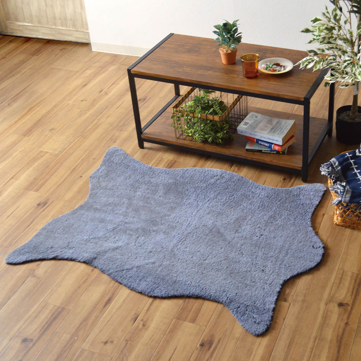 フロアマット リッシュ アクセントラグ L ( ラグ 玄関マット インテリア フェイクファー ふわふわ アニマル 敷き物 マット ロングファー かわいい 高級感 癒し もこもこ 毛並み ロング 幅110cm ) 【ブラックラビット】 ブラックラビット