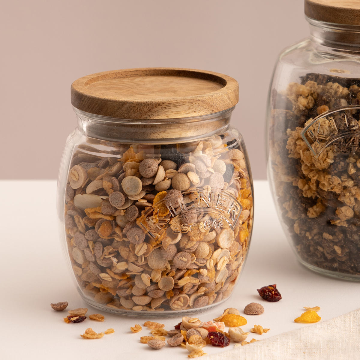 保存瓶 KILNER 木蓋 850ml Universal Jar Acacia Wooden Lid ( キルナー ガラス 木製フタ 食洗機対応 密閉容器 ガラスジャー キャニスター ガラス保存瓶 お菓子 グラノーラ ピクルス 調味料 小物入れ おしゃれ )