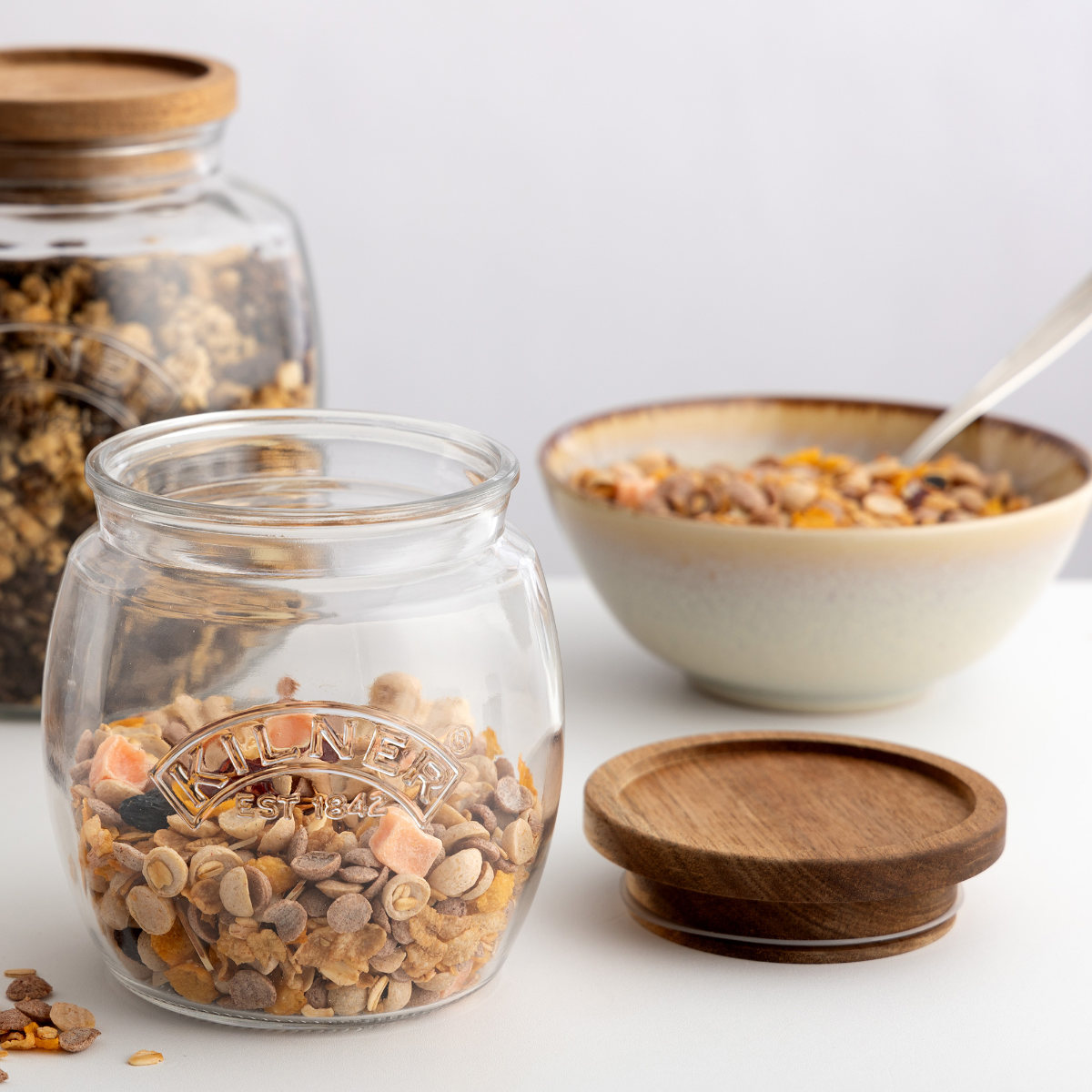 保存瓶 KILNER 木蓋 850ml Universal Jar Acacia Wooden Lid ( キルナー ガラス 木製フタ 食洗機対応 密閉容器 ガラスジャー キャニスター ガラス保存瓶 お菓子 グラノーラ ピクルス 調味料 小物入れ おしゃれ )