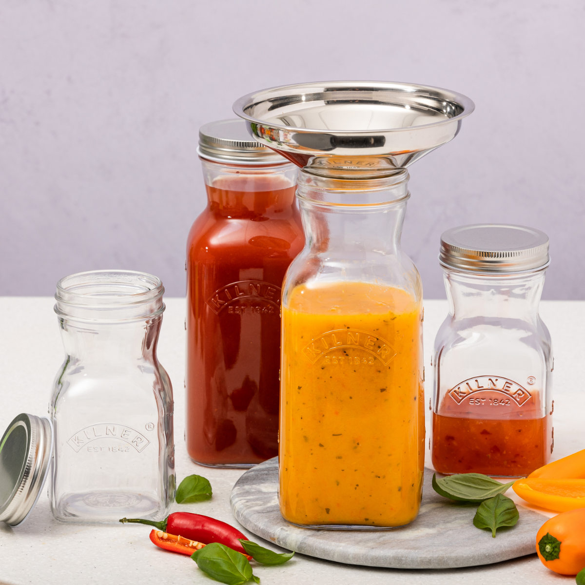 ピッチャー KILNER 500ml Juice & Sauce Bottle ( キルナー ボトル ジュースボトル 保存瓶 食洗機対応 ガラス瓶 冷水筒 ガラス保存瓶 ガラスボトル 四角 ジュース ドリンク 麦茶 冷水ポット 水差し おしゃれ )