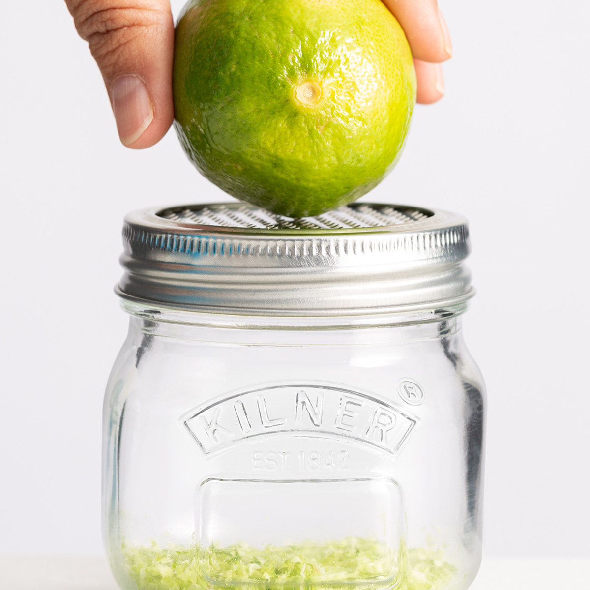 保存瓶 KILNER 250ml Storage Jar & Fine Grater Lid ( キルナー ガラス瓶 ガラス保存瓶 ガラス グレーター付き 削り器 保存 瓶 ファイングレーター付きストレージジャー おろし器 食洗機対応 )