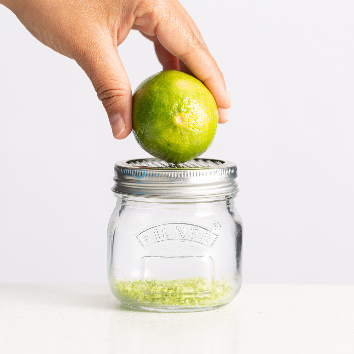 保存瓶 KILNER 250ml Storage Jar & Fine Grater Lid ( キルナー ガラス瓶 ガラス保存瓶 ガラス グレーター付き 削り器 保存 瓶 ファイングレーター付きストレージジャー おろし器 食洗機対応 )