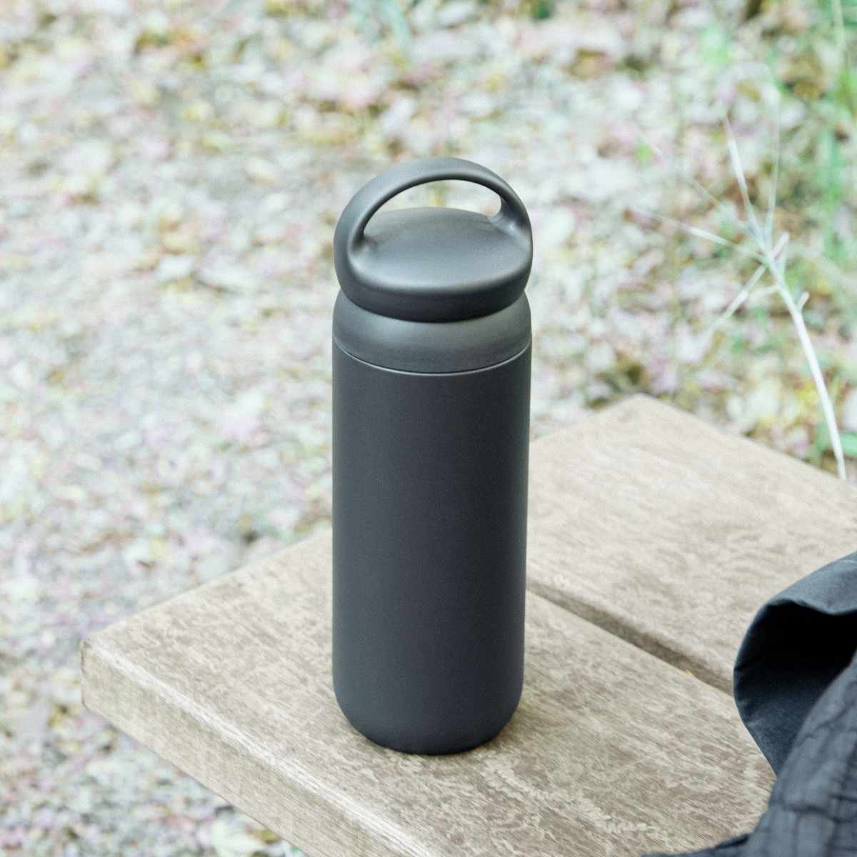 KINTO キントー デイオフタンブラー 900ml ( ステンレス 水筒 タンブラー 保温 保冷 取っ手付き ステンレス製 ステンレスボトル ボトル スリムボトル ダイレクトボトル ダイレクト 真空二重構造 直飲み ) 【ホワイト】 ホワイト