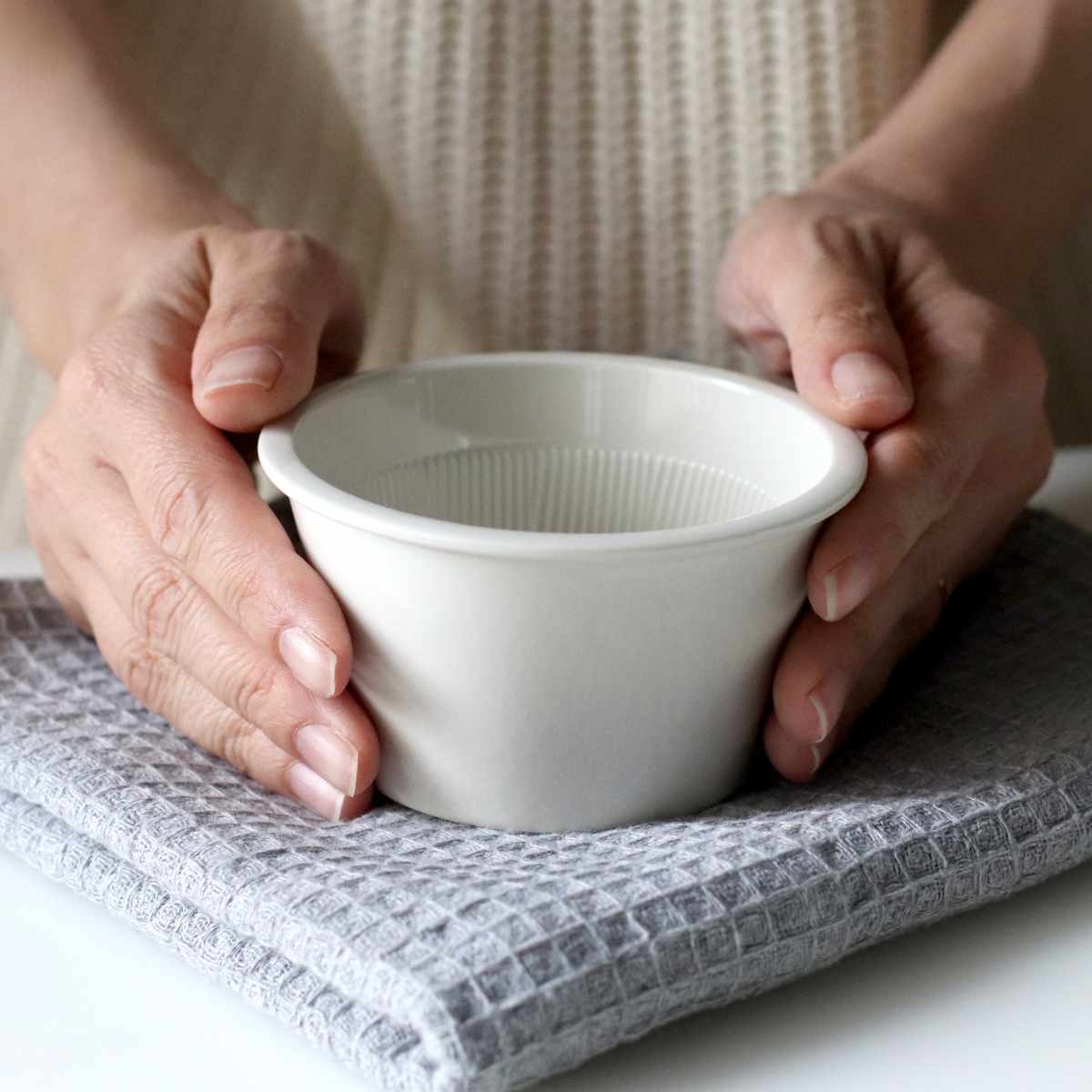 KINTO キントー TAKU すり鉢&すりこぎ ( 磁器製すり鉢 すりばち すり鉢 すりこぎ 擂り鉢 擂鉢 キッチン用品 キッチンツール キッチン小物 調理器具 製菓道具 調理小道具 下ごしらえ用品 ) 【ブラック】 ブラック