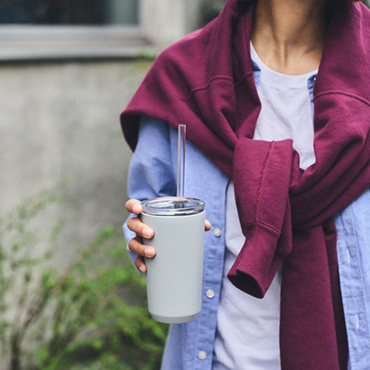 KINTO キントー トゥーゴータンブラー 480ml ストロー付き ( ステンレス 保冷 保温 タンブラー 真空二重構造 コップ カップ ストロータンブラー おしゃれ かわいい ふた付き 持ち運び コーヒー 紅茶 デスクワーク 蓋 ストロー ) 【アイスグレー】 アイスグレー