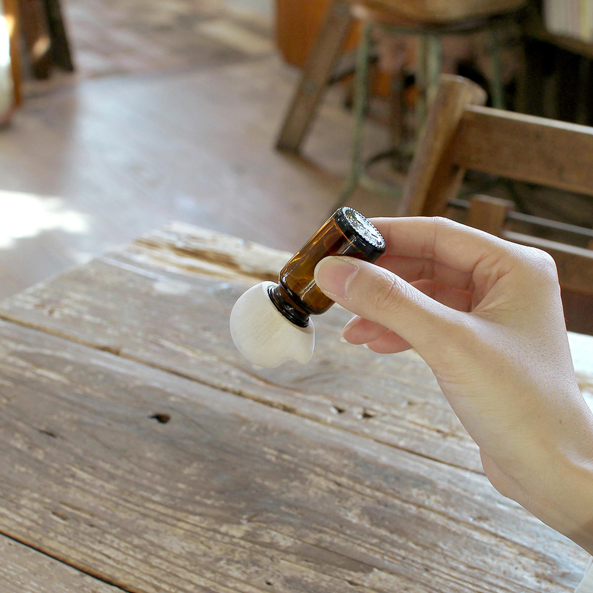 アニマルエッセンシャルオイルキャップ アロマオイル ( アロマキャップ 蓋 フタ 天然木 遮光瓶付き ガラス瓶 アロマ 香り 遮光瓶 ディフューザー フレグランスオイル エッセンシャルオイル 動物 かわいい インテリア おしゃれ ) 【キャット】 キャット