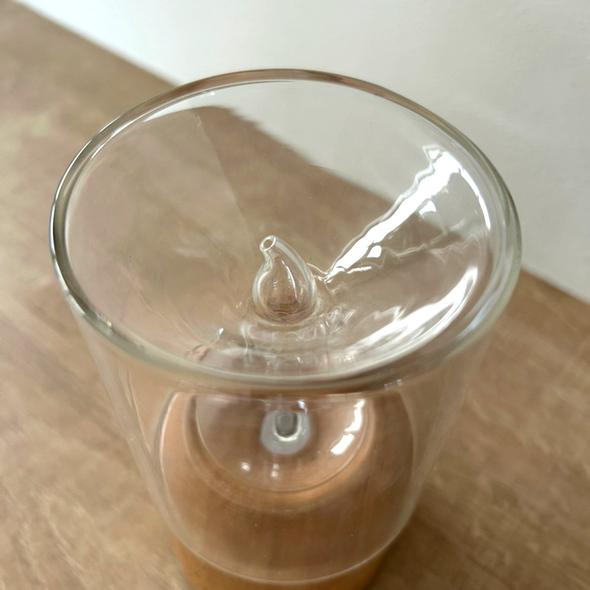 ThaleiaVeil アワーグラスディフューザー アロマディフューザー ( 水なし 噴霧式 天然木 ガラス製 アロマドロップ式 LED ゆらぎ タイマー機能 ダブルウォールガラス LEDライト おしゃれ インテリア USB Type-C )