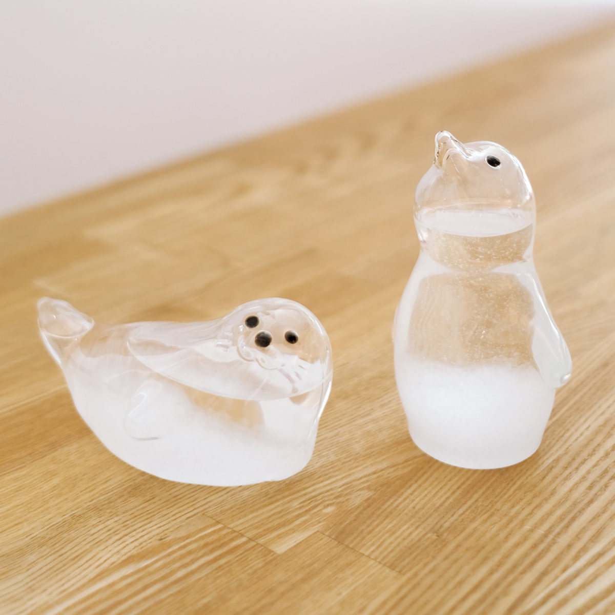 ストームグラス 天気がわかるストームグラス 気象計 （ 結晶 観察 天気予報 インテリア 美しい おしゃれ 天気 観測 ガラス 置物 かわいい ギフト プレゼント 癒し 卓上 デスク 動物 水族館 オブジェ アザラシ ペンギン ） 【ペンギン】