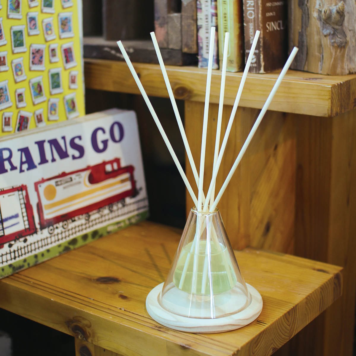 ディフューザー リードディフューザー ガラス ( アロマディフューザー 芳香剤 スティック シトラスウッディ ベルガモットレモン ルームフレグランス アロマ フレグランス 香り 寝室 玄関 おしゃれ インテリア フラワーベース ) 【シトラスウッディ】 シトラスウッディ