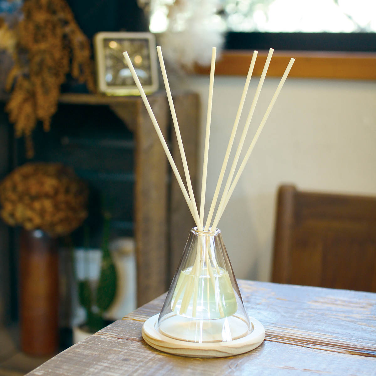 ディフューザー リードディフューザー ガラス ( アロマディフューザー 芳香剤 スティック シトラスウッディ ベルガモットレモン ルームフレグランス アロマ フレグランス 香り 寝室 玄関 おしゃれ インテリア フラワーベース ) 【シトラスウッディ】 シトラスウッディ