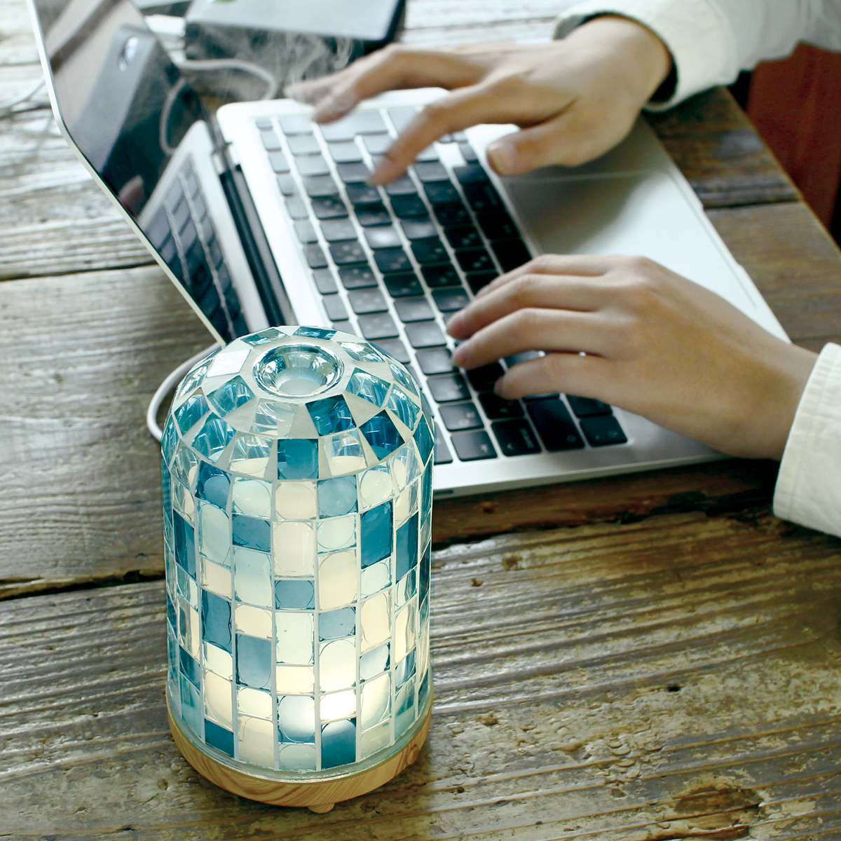 ディフューザー カレード 電動 アロマディフューザー 加湿 超音波式 ( ミスト 霧 インテリアライト ガラスタイル USB おしゃれ フレグランス リラックス ライト インテリア Type-C 癒し 癒しグッズ 誕生日 プレゼント 贈り物 ) 【ブルー】 ブルー