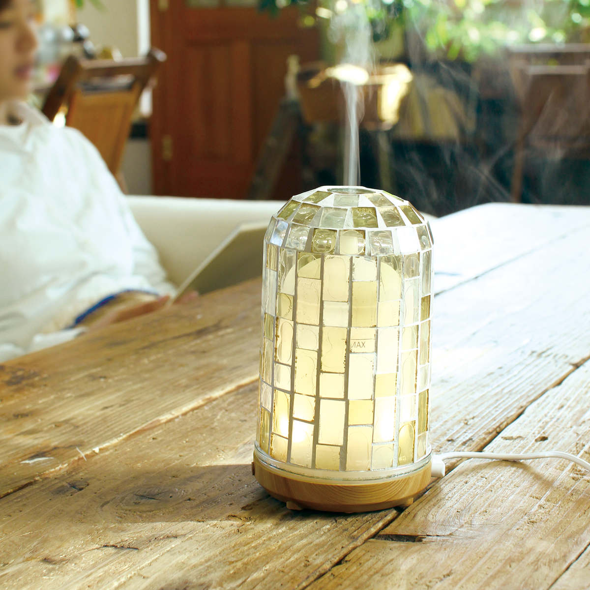 ディフューザー カレード 電動 アロマディフューザー 加湿 超音波式 ( ミスト 霧 インテリアライト ガラスタイル USB おしゃれ フレグランス リラックス ライト インテリア Type-C 癒し 癒しグッズ 誕生日 プレゼント 贈り物 ) 【ブルー】 ブルー