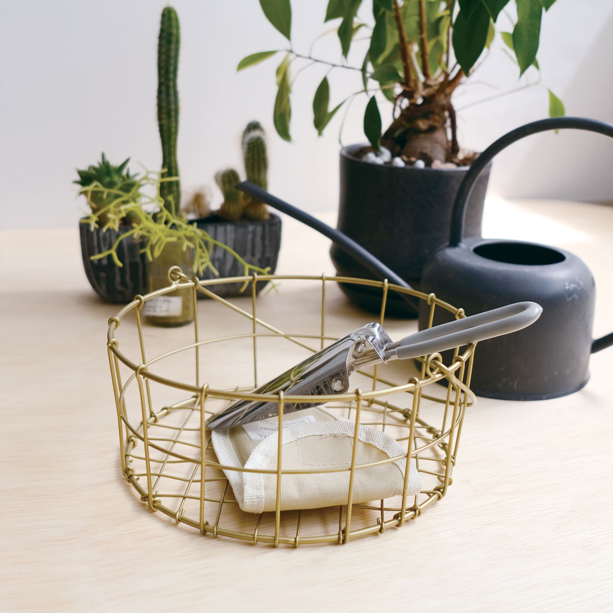 シトア ワイヤーバスケット ワイヤーハンドル ラウンド S バスケット かご ( 収納 カゴ 籠 丸型 収納バスケット 小物入れ ハンドメイド 小物収納 取っ手付き ワイヤー 鉄 アイアン おしゃれ オシャレ かわいい )
