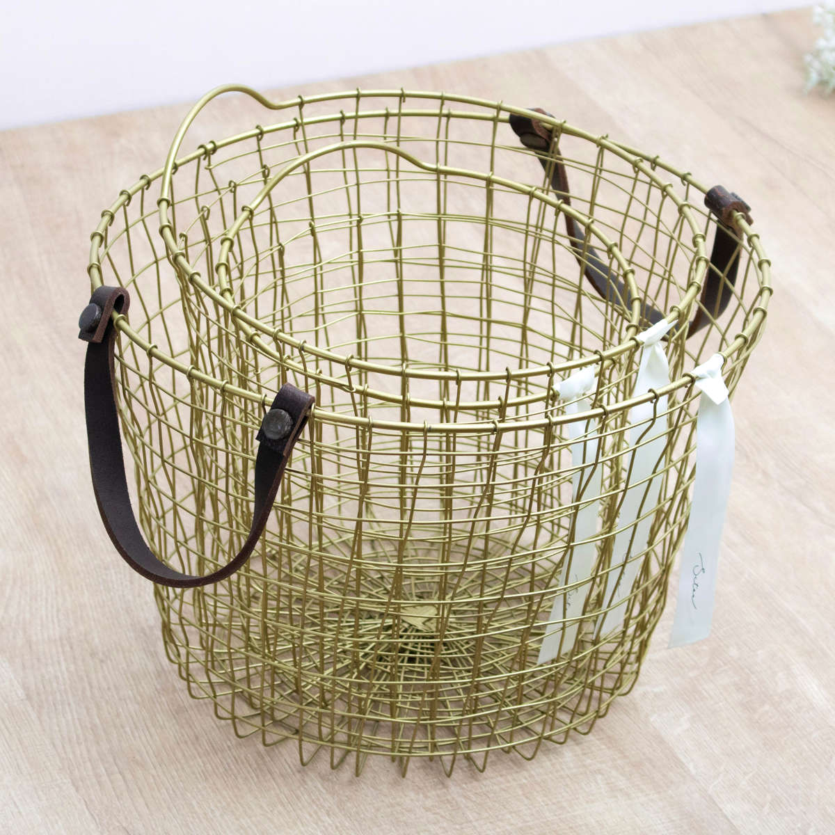 シトア ワイヤーバスケット レザーハンドル ラウンド バスケット かご ( 収納 カゴ 籠 丸型 収納バスケット 小物入れ ハンドメイド 小物収納 ワイヤー 鉄 アイアン おしゃれ オシャレ かわいい カワイイ シンプル ベーシック )