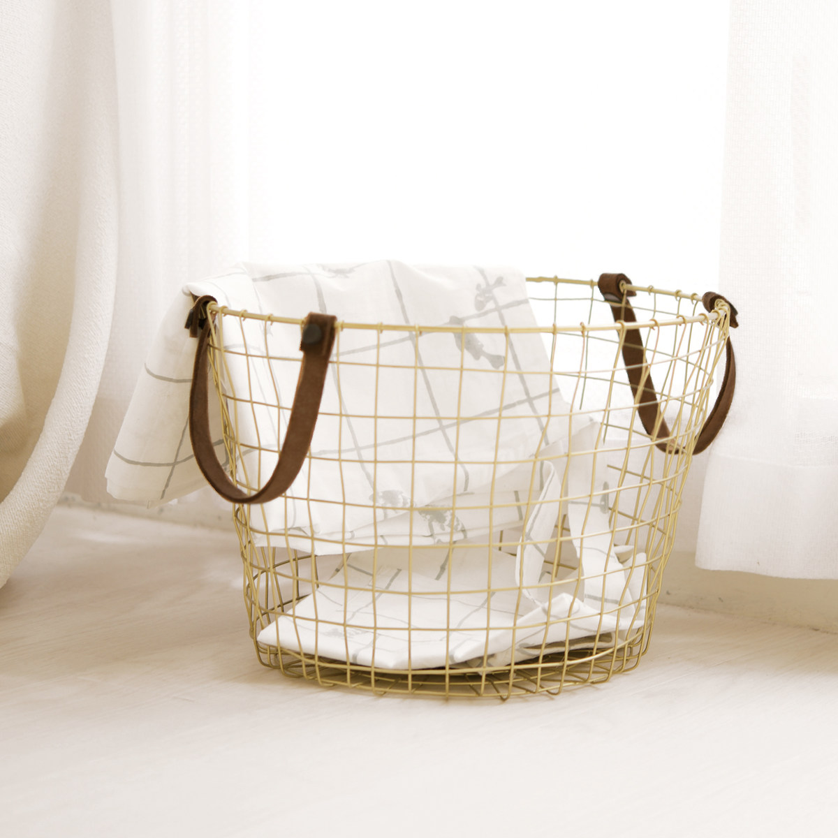 シトア ワイヤーバスケット レザーハンドル ラウンド バスケット かご ( 収納 カゴ 籠 丸型 収納バスケット 小物入れ ハンドメイド 小物収納 ワイヤー 鉄 アイアン おしゃれ オシャレ かわいい カワイイ シンプル ベーシック )