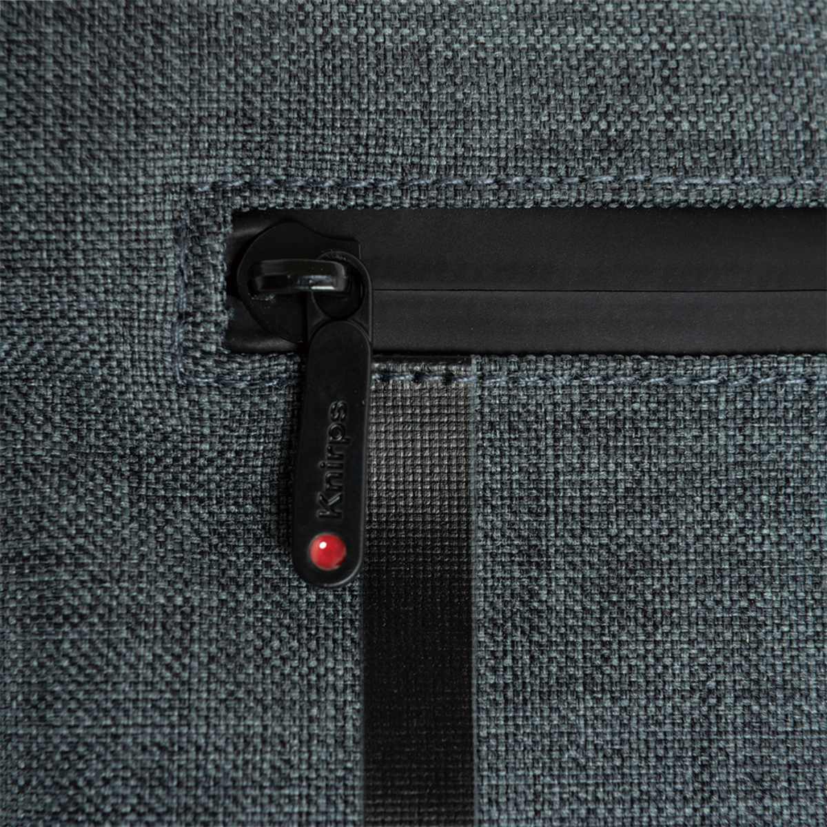 【色: ブラック [黒] 15151】[キタムラ] ファスナーポケット付き 斜め