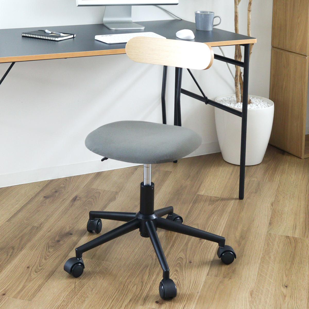 【新品・送料込】デスクチェア　昇降椅子　シンプル　お洒落　キルティング　モダン 楽天市場】デスクチェア オフィスチェア レトロモダン ガス圧