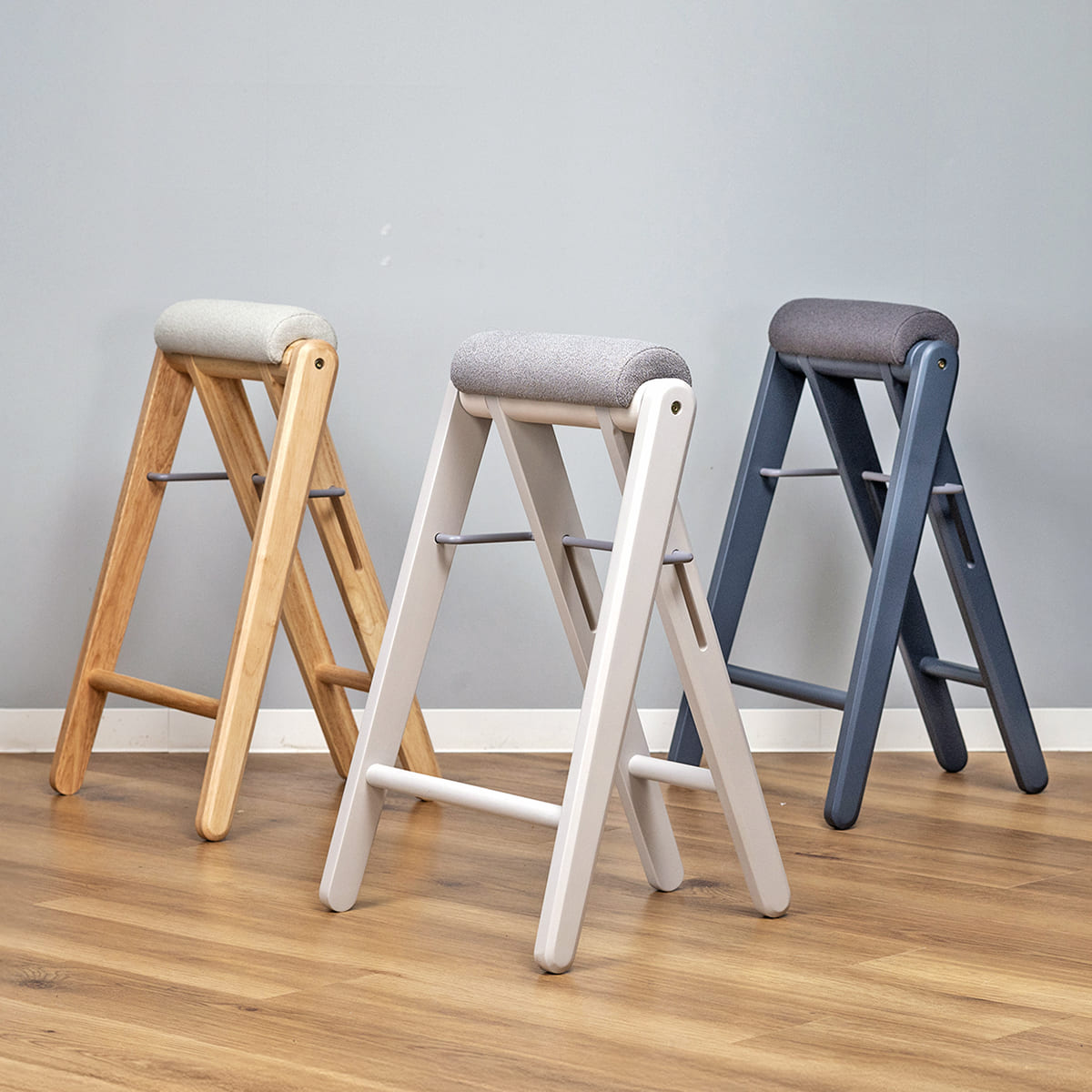 スツール 高さ64cm 折りたたみ ハイスツール ティット ( 腰掛け キッチン チェア スリム 木製 天然木 シンプル 北欧 モダン おしゃれ コンパクト収納 ) 【ネイビー】 ネイビー