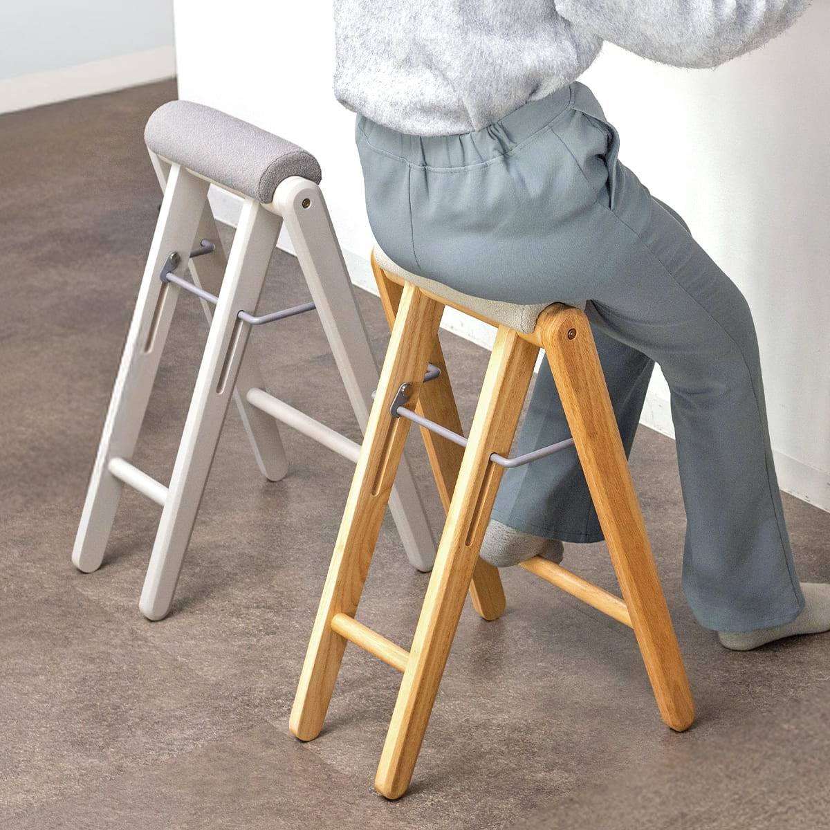 スツール 高さ64cm 折りたたみ ハイスツール ティット ( 腰掛け キッチン チェア スリム 木製 天然木 シンプル 北欧 モダン おしゃれ コンパクト収納 ) 【ネイビー】 ネイビー