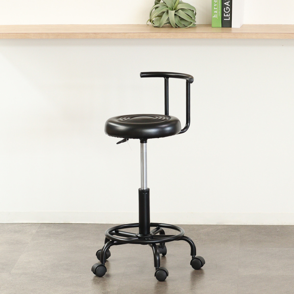 キャスターチェア 昇降式 背付タイプ ブラックフレーム （ ワークチェア デスクチェア カウンターチェア 高さ調節 丸 足掛け シンプル 背もたれ付き ）