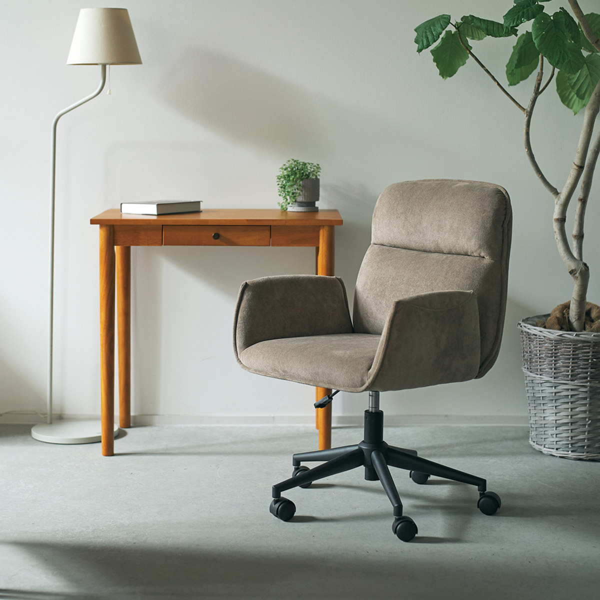 デスクチェア 座面高41~49cm 回転 昇降式 パソコンチェア カレット ( オフィスチェア ワークチェア 高さ調節 肘掛け ファブリック キャスター付き PCチェア イス 椅子 会社 オフィス 在宅 アームチェア ) 【ベージュ】 ベージュ