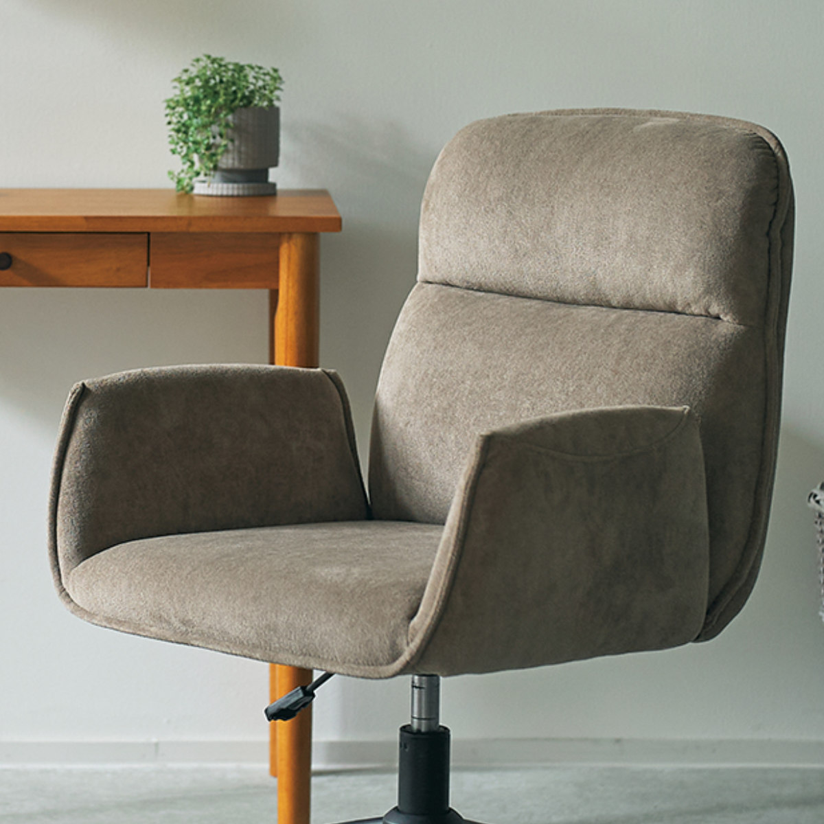 デスクチェア 座面高41~49cm 回転 昇降式 パソコンチェア カレット ( オフィスチェア ワークチェア 高さ調節 肘掛け ファブリック キャスター付き PCチェア イス 椅子 会社 オフィス 在宅 アームチェア ) 【ベージュ】 ベージュ