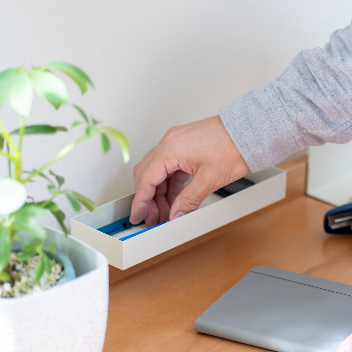 Mash デスク 幅80cm 引き出し付き 天然木 木目調 ホームデスク リヴ ( パソコンデスク コンパクト 木製 学習デスク 机 勉強机 引き出し リビング学習 スリム リビングデスク シンプルデスク PCデスク トレー スタンド 付き 奥行40 )