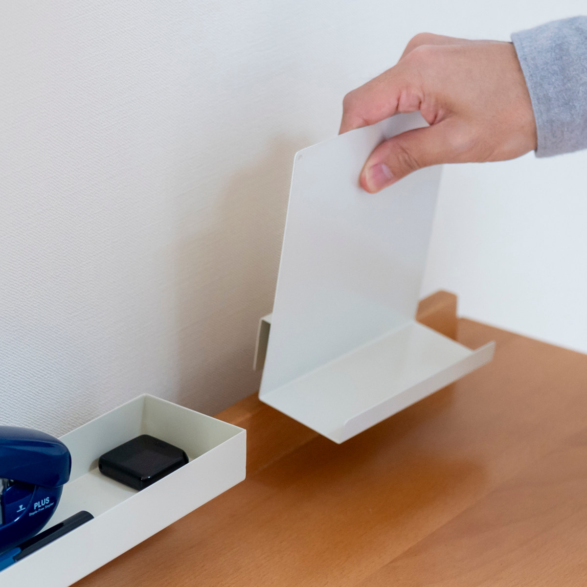 Mash デスク 幅80cm 引き出し付き 天然木 木目調 ホームデスク リヴ ( パソコンデスク コンパクト 木製 学習デスク 机 勉強机 引き出し リビング学習 スリム リビングデスク シンプルデスク PCデスク トレー スタンド 付き 奥行40 )