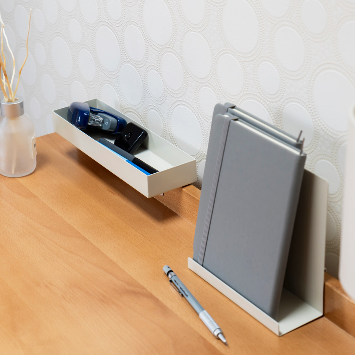 Mash デスク 幅80cm 引き出し付き 天然木 木目調 ホームデスク リヴ ( パソコンデスク コンパクト 木製 学習デスク 机 勉強机 引き出し リビング学習 スリム リビングデスク シンプルデスク PCデスク トレー スタンド 付き 奥行40 )