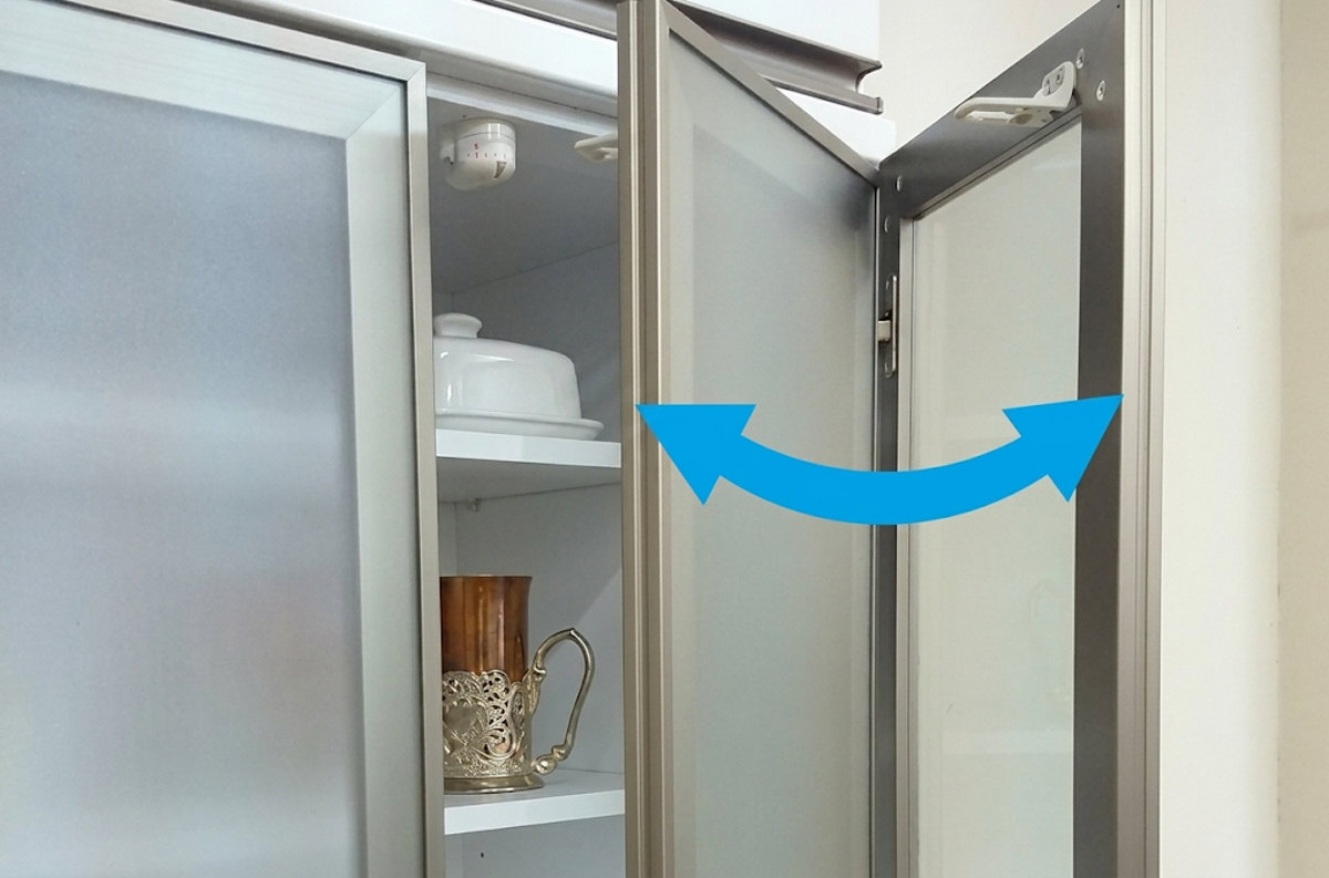 食器棚 幅139cm 日本製 木目調 キッチンボード ( 開梱設置 カップボード 引出し 可動棚 コンセント付き カトラリートレー付き モイス加工 キッチンラック 家具 収納 棚 ラック 白柾目 キングウッド シンプル ) 【キングウッド】 キングウッド