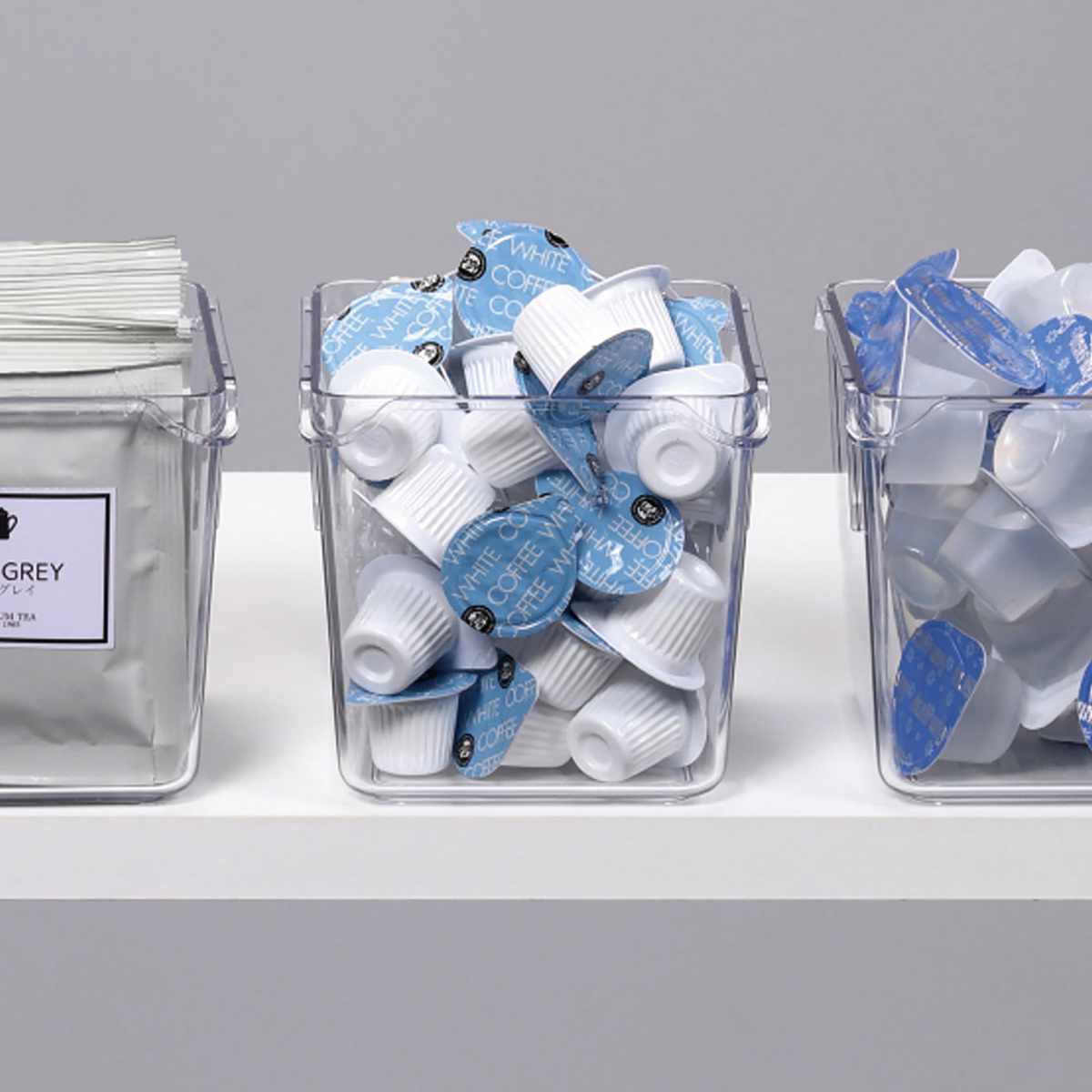 キッチン収納 クリアトレー Sサイズ ( 冷蔵庫収納 冷蔵庫 キッチン 収納ケース トレー 透明 深型 日本製 BPAフリー 小物収納 食品保存 ストッカー 冷蔵室 野菜室 パントリー 整理 中が見える プラスチック カフェスペース 棚 )