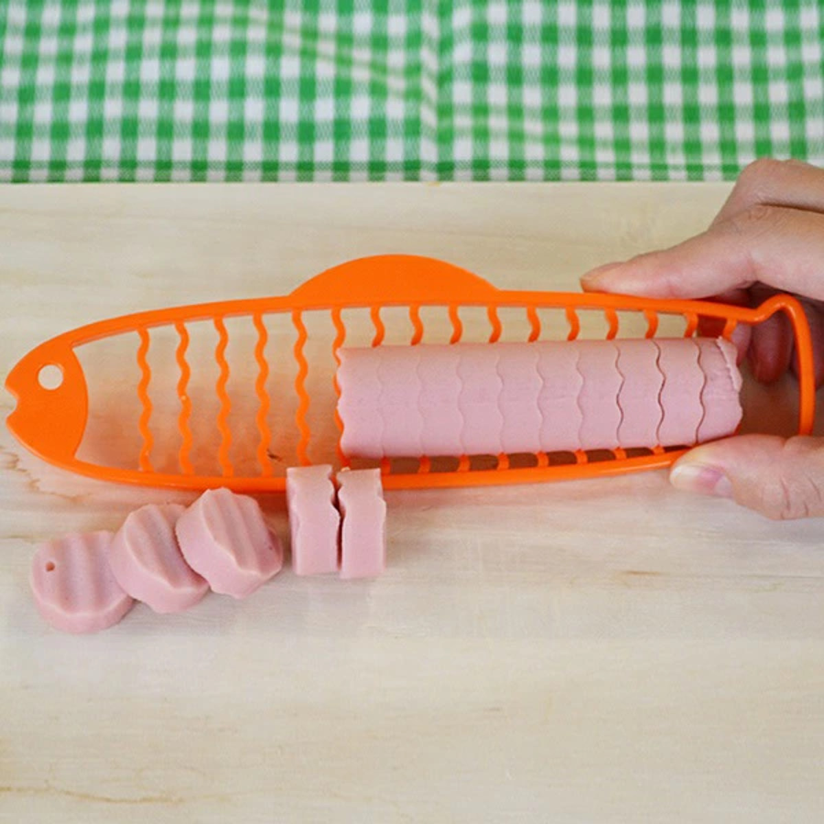 スライサー 魚肉ソーセージカッター delijoy デリジョイ なみなみスライス ( ウインナーカッター ソーセージカッター 飾り切り お弁当グッズ ウインナー ソーセージ 波型 調理器具 キッチンツール キッチン用品 )