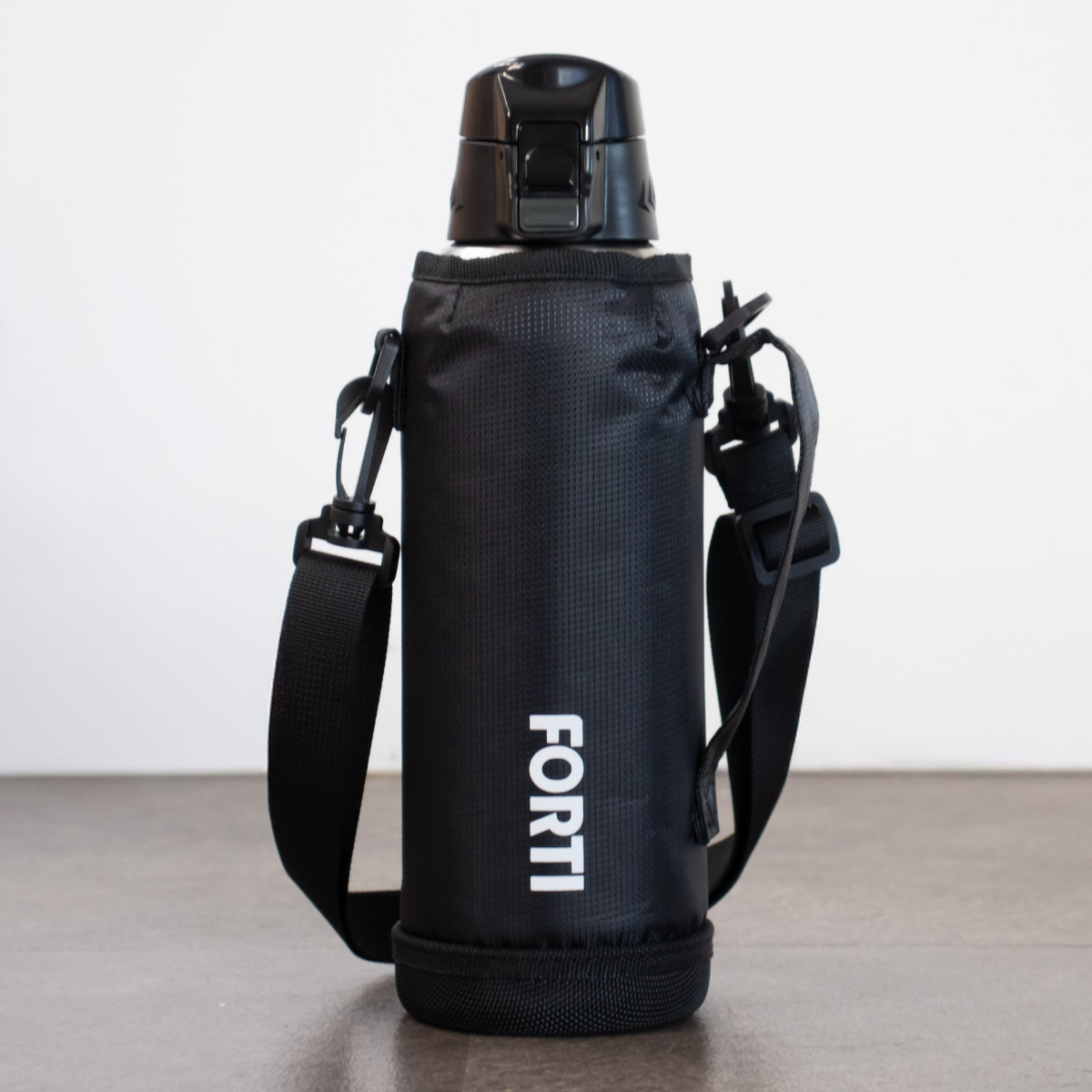 水筒 直飲み 1L カバー付 NEWフォルティ 保冷専用 ( 1リットル ダイレクトボトル ステンレスボトル 保冷 すいとう ボトル スポーツボトル シンプル ステンレス製 カバー付き 子供 キッズ ) 【ブラック】 ブラック