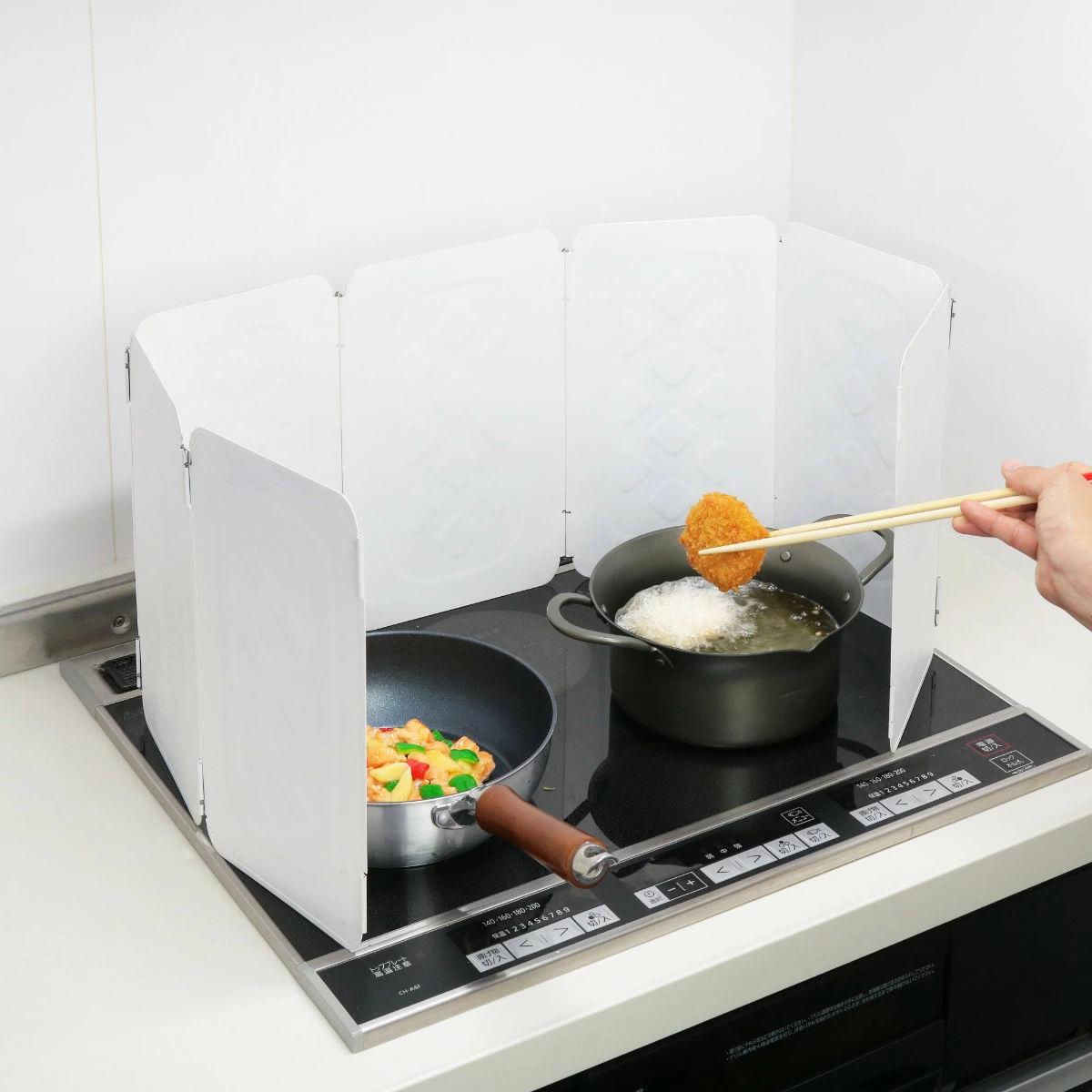 レンジガード フッ素コート マルチレンジガード 7面 ( コンパクト ih ガスコンロ 折りたたみ コンロガード 油はね ガード コンロカバー コンロ用カバー レンジ用カバー コンロ 風よけ キャンプ 使うときだけ ) 【ブラック】 ブラック