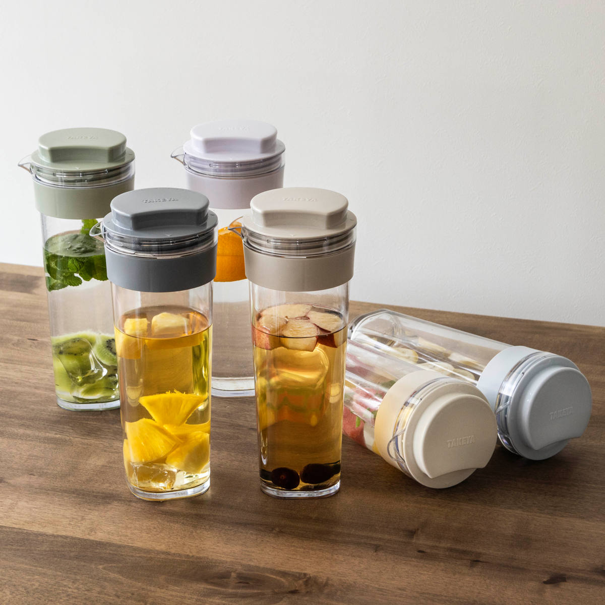 冷水筒 スリムジャグ 1.1L 横置き 縦置き 耐熱 日本製 同色2本セット ( 麦茶ポット ピッチャー 水差し 熱湯 白 麦茶 冷水ポット 約 1リットル プラスチック モノトーン ) 【イエロー】 イエロー