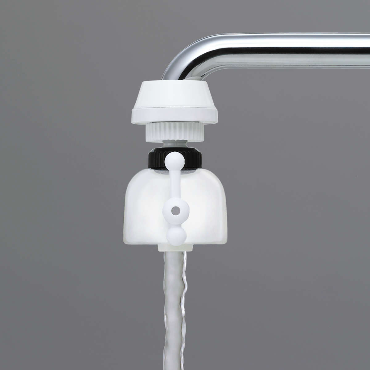 シャワー蛇口 クリシャワースイング+ ( 日本製 ストレート シャワー 節水 首ふり 首振り 蛇口 節水蛇口 水道蛇口 取り付け シャワータイプ ストレートタイプ 自在水栓 泡沫水栓 水道 蛇口用 )