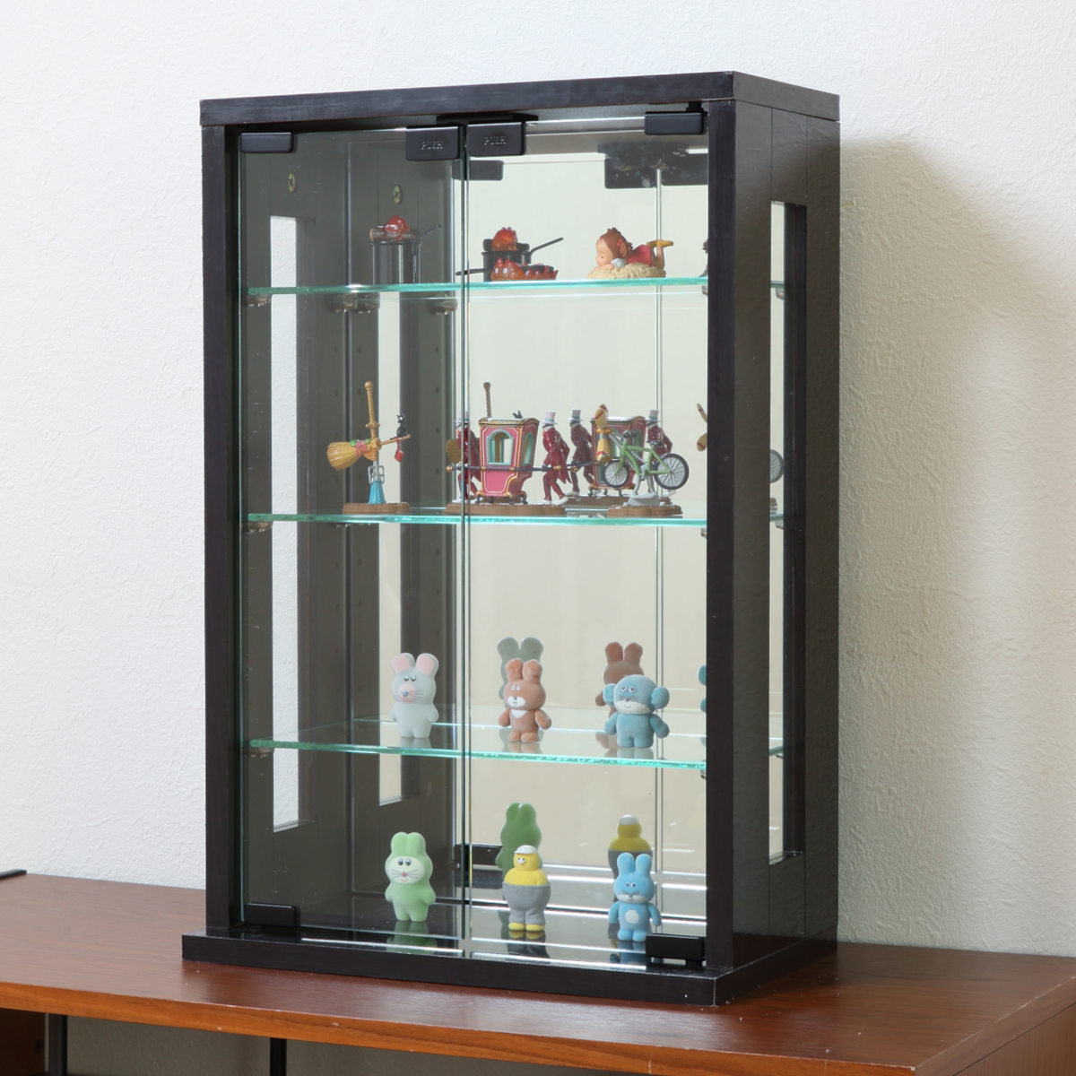 【送料無料】コレクションケース 縦型 天然木 ディスプレイ 収納 ガラス 飾り棚 天然木 ガラスキャビネット 収納 4段 飾りケース 縦 木製 コレクション