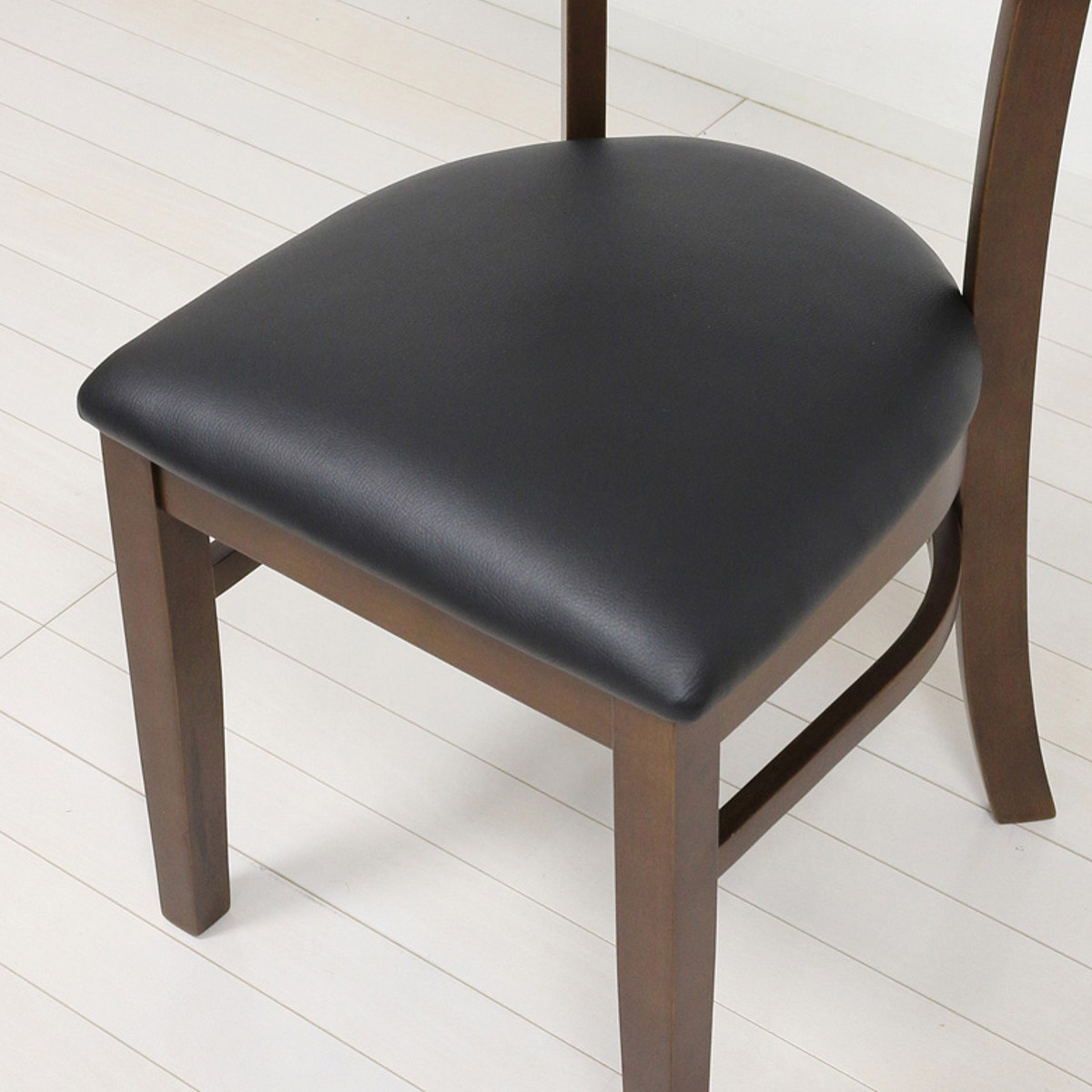 ダイニングチェア 2脚セット 座面高43.5cm フェブラ ( チェア ダイニング イス 椅子 食卓椅子 木製 天然木 肘なし 背もたれ レザー調 チェアー いす 食卓 リビング 木製椅子 リビングチェア ウレタン ) 【ブラウン】 ブラウン
