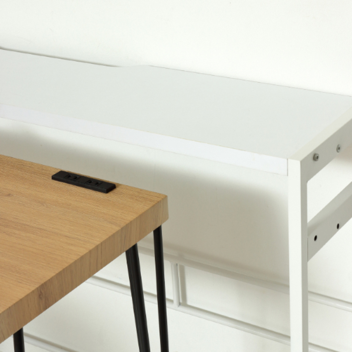 モニターテーブル 幅125cm デュアルモニター対応 モニタースタンド ( テーブル デスク 机 奥行25cm スリム 2段階 高さ調節 モニター2台設置 パソコンデスク 配線収納付き スチールフレーム アジャスター付き リモートワーク ゲーム ) 【ホワイト】 ホワイト