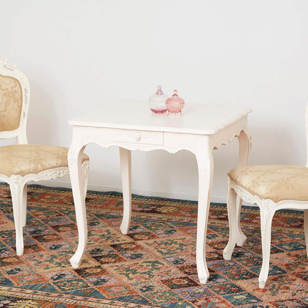 ダイニングテーブル 幅75cm コモ 引出付き 猫脚 ( テーブル 食卓テーブル 正方形 机 木製 天然木 ダイニング 食卓 アンティーク調 引き出し 収納付き リビングテーブル 作業台 木製テーブル ウッドテーブル マホガニー コンパクト ) 【ブラウン】 ブラウン