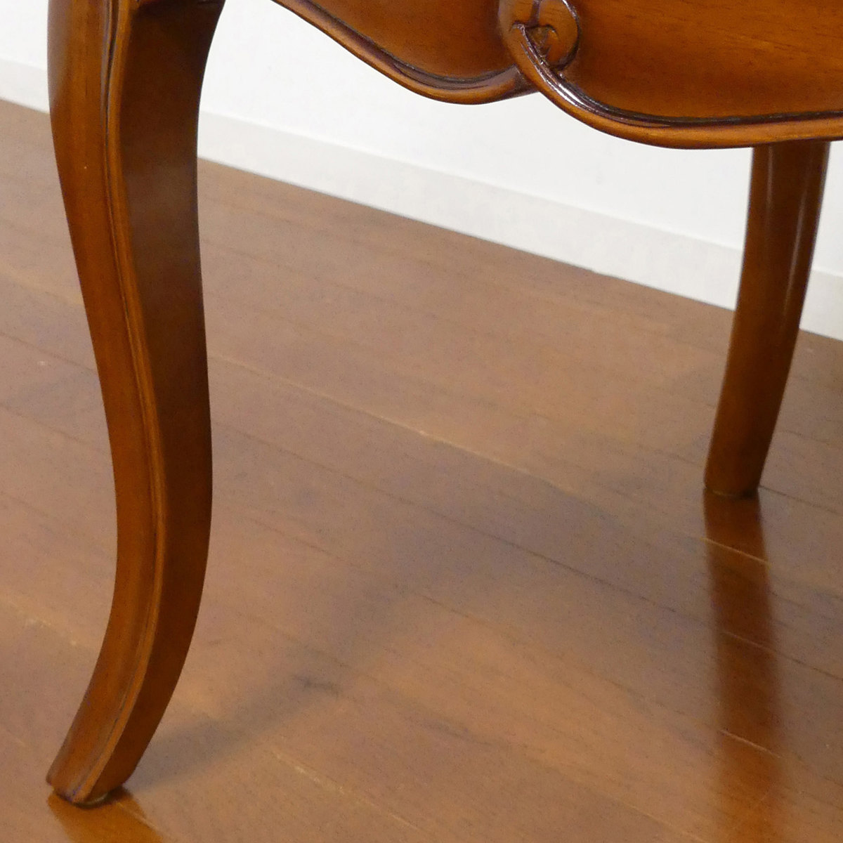 ダイニングチェア 座面高49cm 猫脚 ヴァーサ 完成品 ( チェア ダイニング イス 椅子 食卓椅子 木製 天然木 肘なし アンティーク調 座面 広い レザー調 チェアー いす 食卓 リビング 木製椅子 リビングチェア マホガニー )