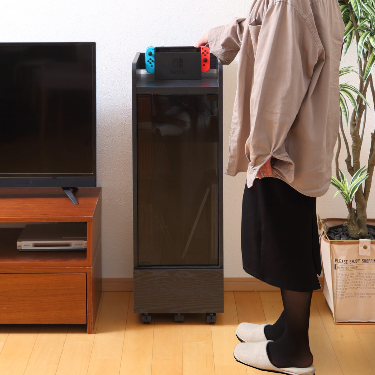 ゲーム機ラック 幅32cm スリム キャスター付き ( ゲーム機収納 ラック 棚 充電スタンド PS5対応 ゲームラック ゲーミング ゲーム機 ブラウン ブラック 引出し すき間 ) 【ブラウン】 ブラウン