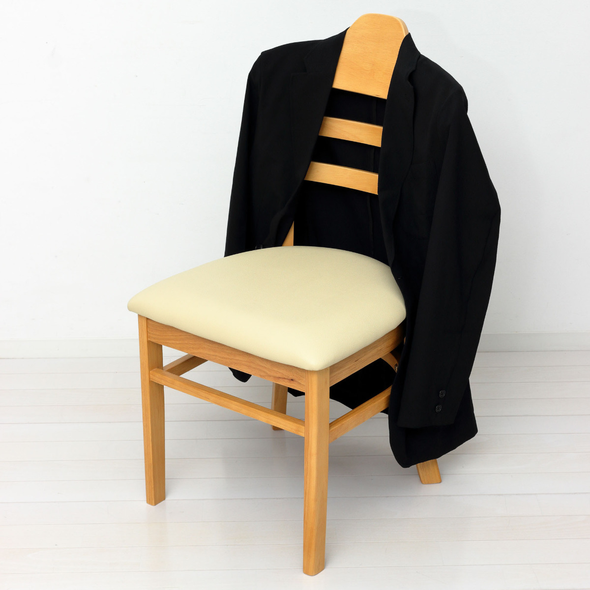 ダイニングチェア 座面高43cm 2脚セット ハング 木製 ( チェア ダイニング 天然木 イス 椅子 食卓椅子 肘なし アームレス 完成品 いす 食卓 リビング リビングチェア シンプル 木製チェア 座面 ウレタン 背もたれ ハンガー形状 ) 【ナチュラル】 ナチュラル